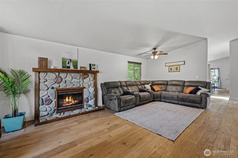 Property photo for 10622 25th Place Ne, Lake Stevens photo 11