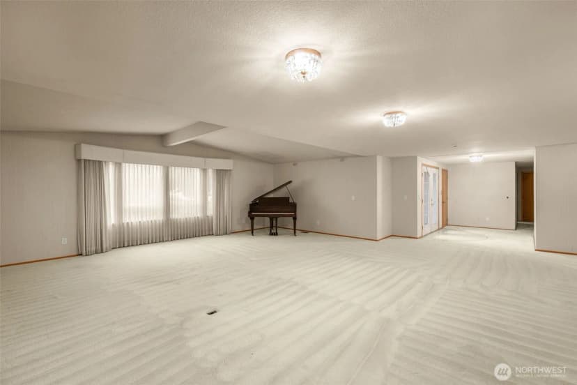 Property photo for 921 241st Place Sw, Bothell photo 6