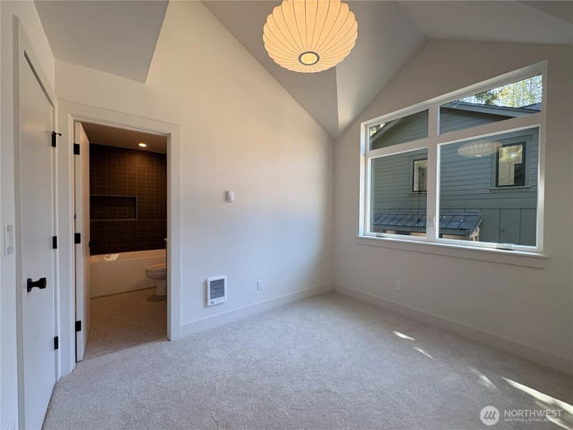 Property photo for 3024 Ne 95th Street, Seattle photo 19