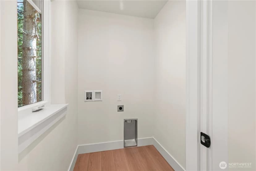 Property photo for 3024 Ne 95th Street, Seattle photo 13