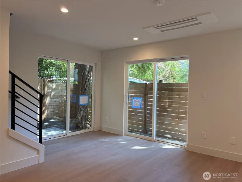 Property photo for 3024 Ne 95th Street, Seattle photo 6