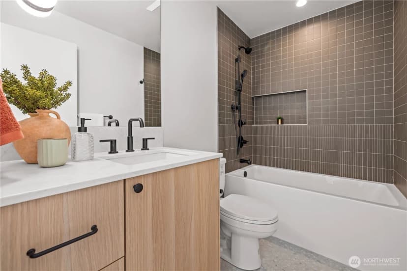 Property photo for 3024 Ne 95th Street, Seattle photo 16