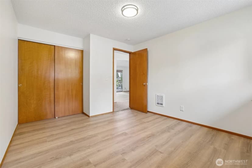 Property photo for 31430 W Lake Morton Drive Se, Kent photo 12