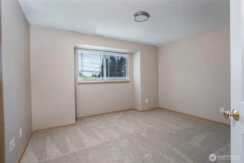 Property photo for 5221 64th Street W, University Place photo 15