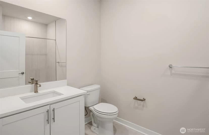 Property photo for 6949 Ne 184th Lane #103, Kenmore photo 10