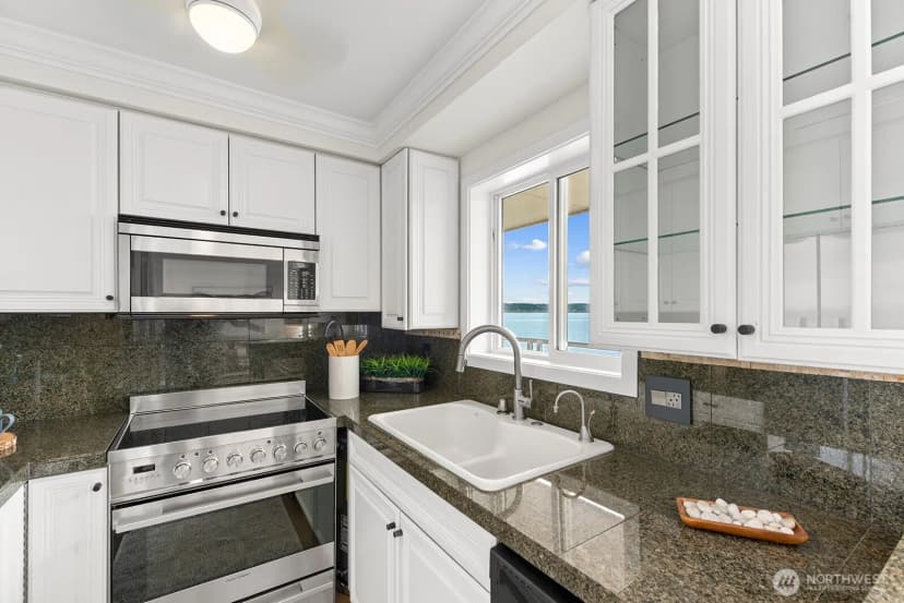 Property photo for 334 Lakeside Avenue S #207, Seattle photo 10