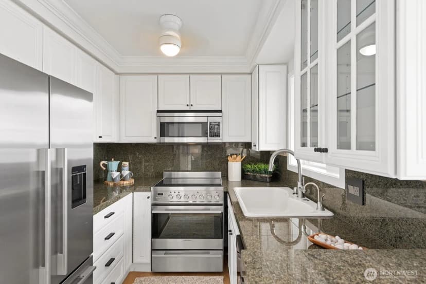 Property photo for 334 Lakeside Avenue S #207, Seattle photo 11