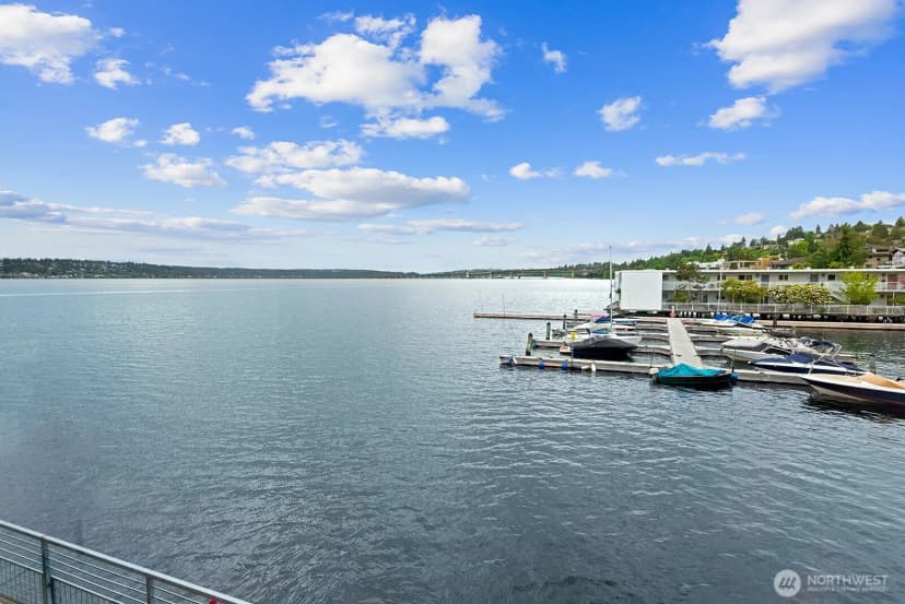 Property photo for 334 Lakeside Avenue S #207, Seattle photo 2