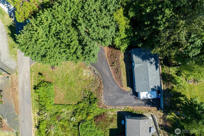 Property photo for 190 Midway Lane E, Shelton photo 21
