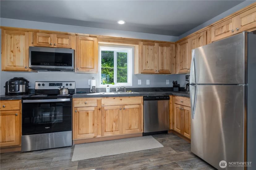 Property photo for 190 Midway Lane E, Shelton photo 12