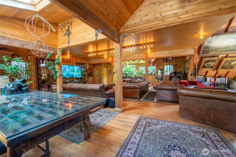 Property photo for 1106 254th Avenue Ne, Sammamish photo 14