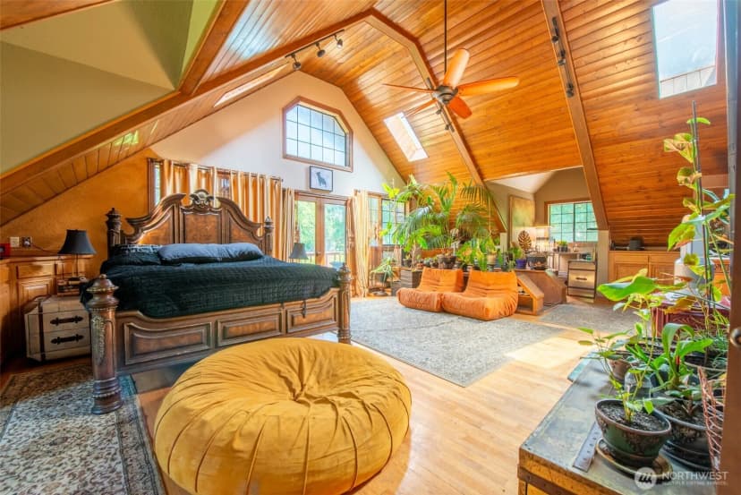 Property photo for 1106 254th Avenue Ne, Sammamish photo 15