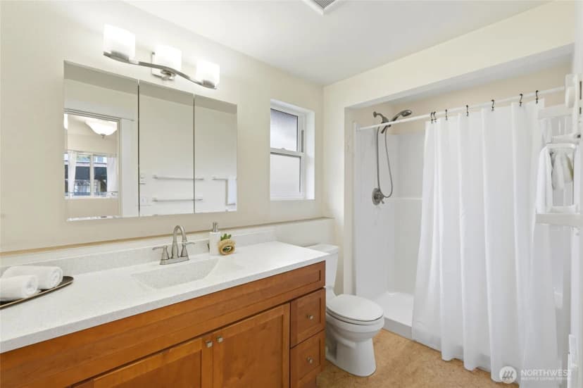 Property photo for 8421 6th Ave Sw, Seattle photo 16