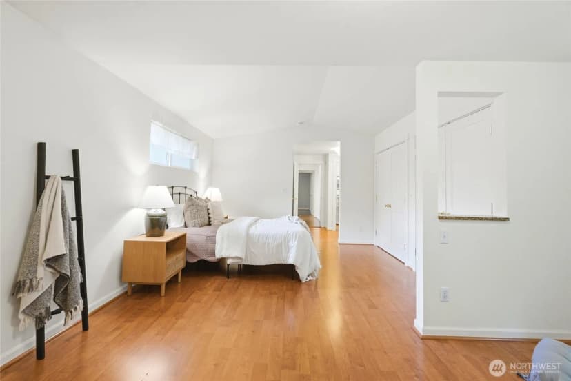 Property photo for 8421 6th Ave Sw, Seattle photo 12