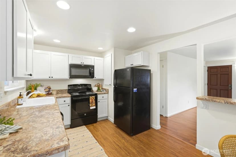 Property photo for 8421 6th Ave Sw, Seattle photo 7