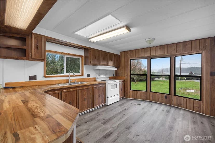 Property photo for 9823 Whitecap Drive Nw, Olympia photo 12