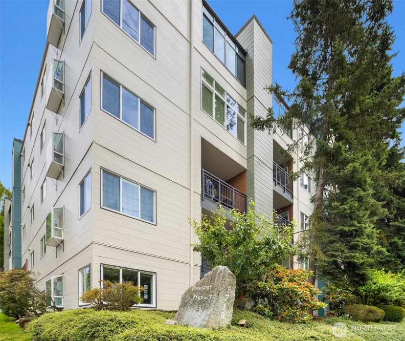Property photo for 9710 5th Avenue Ne #503, Seattle photo 26