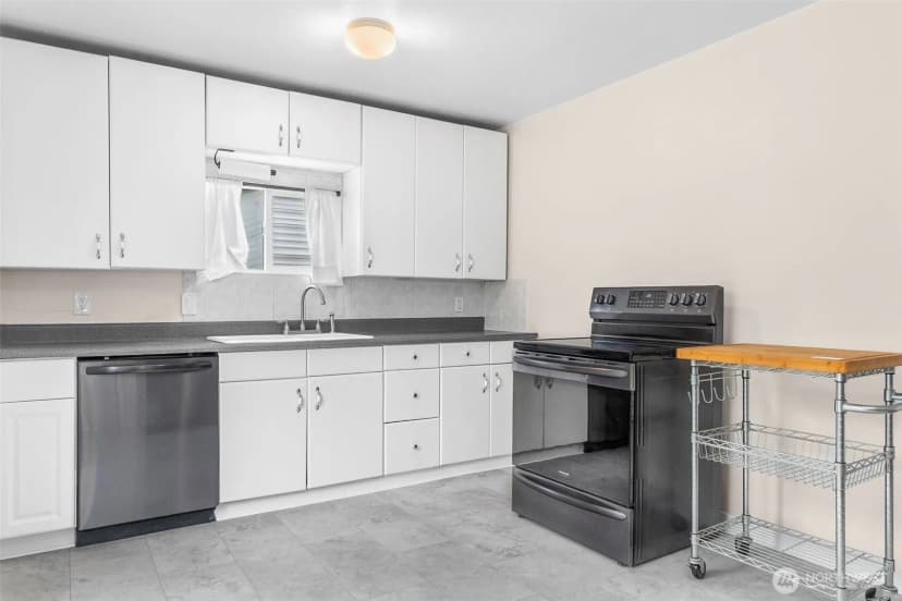 Property photo for 626 Sw 142nd Street, Burien photo 32