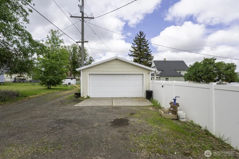 Property photo for 1015 Morgan Street, Davenport photo 15