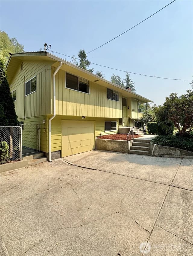 Property photo for 430 N 9th Street, Montesano photo 2