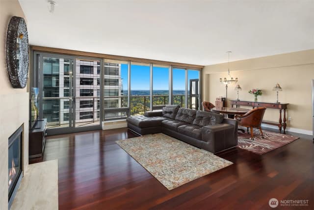 Property photo for 650 Bellevue Way Ne ##3802, Bellevue photo 4