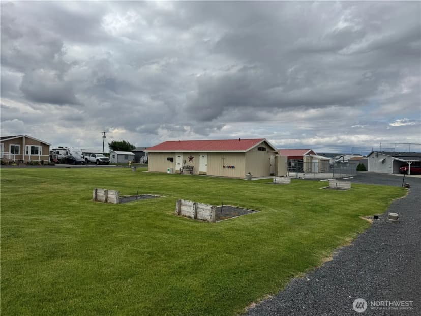 Property photo for 17693 Road 5 Nw #83, Quincy photo 16