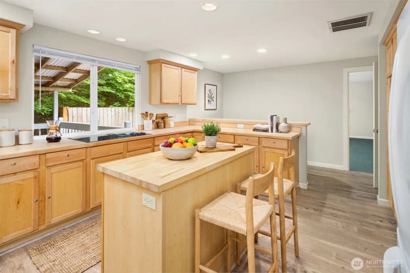 Property photo for 12801 Se 22nd Place, Bellevue photo 6
