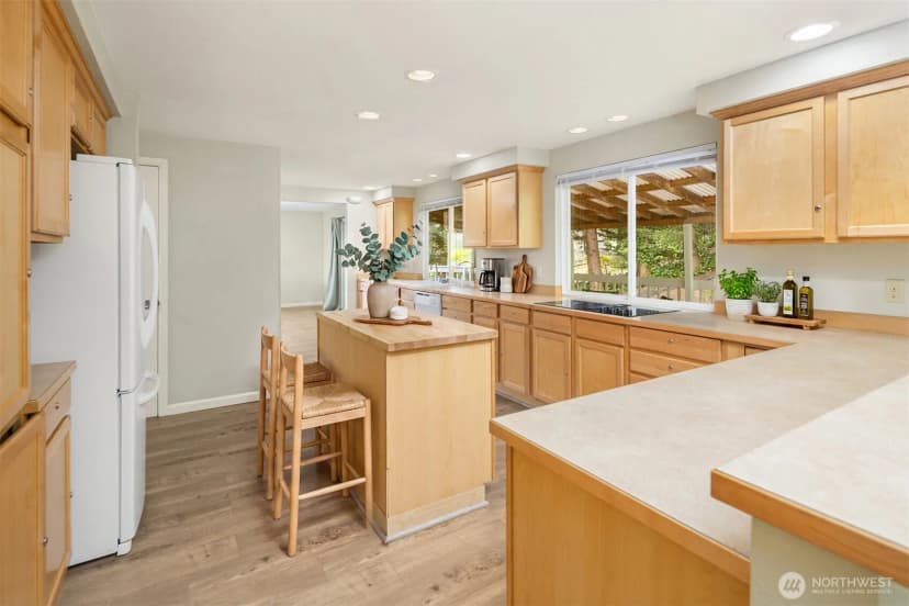 Property photo for 12801 Se 22nd Place, Bellevue photo 7