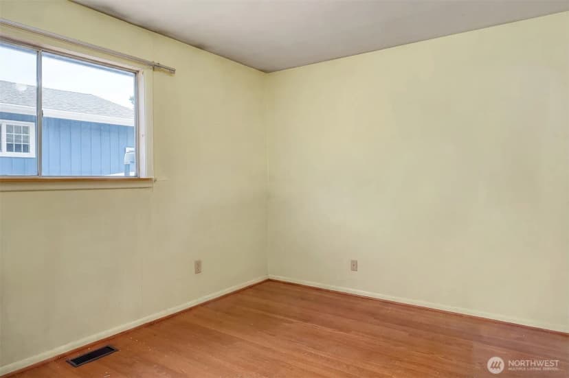 Property photo for 320 Ne 185th Street, Shoreline photo 14