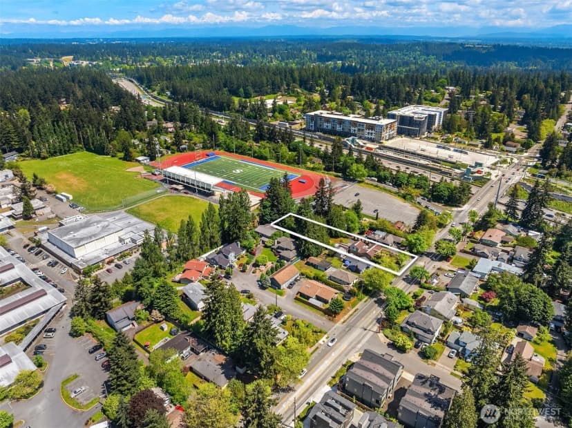 Property photo for 320 Ne 185th Street, Shoreline photo 2