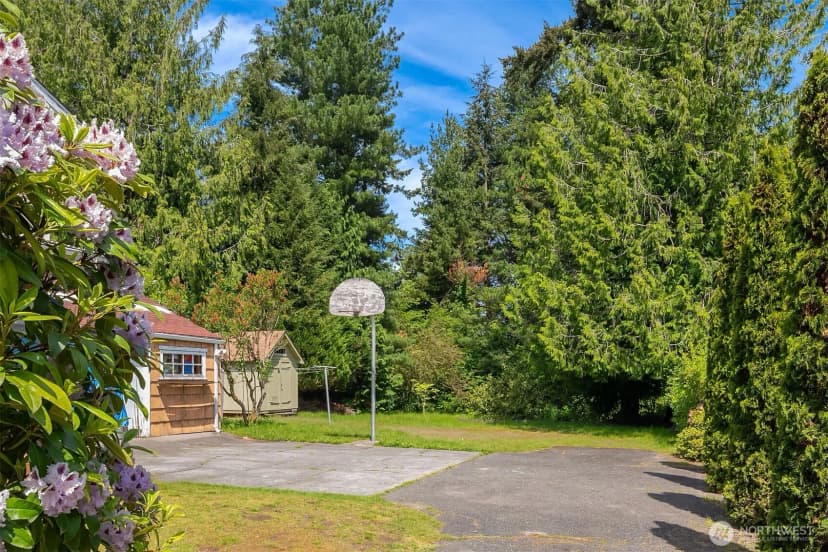 Property photo for 320 Ne 185th Street, Shoreline photo 6