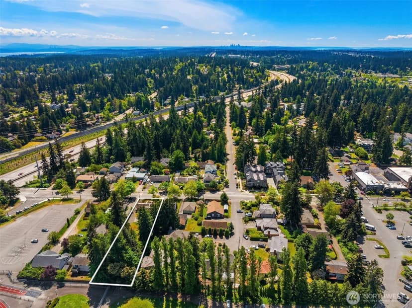 Property photo for 320 Ne 185th Street, Shoreline photo 23