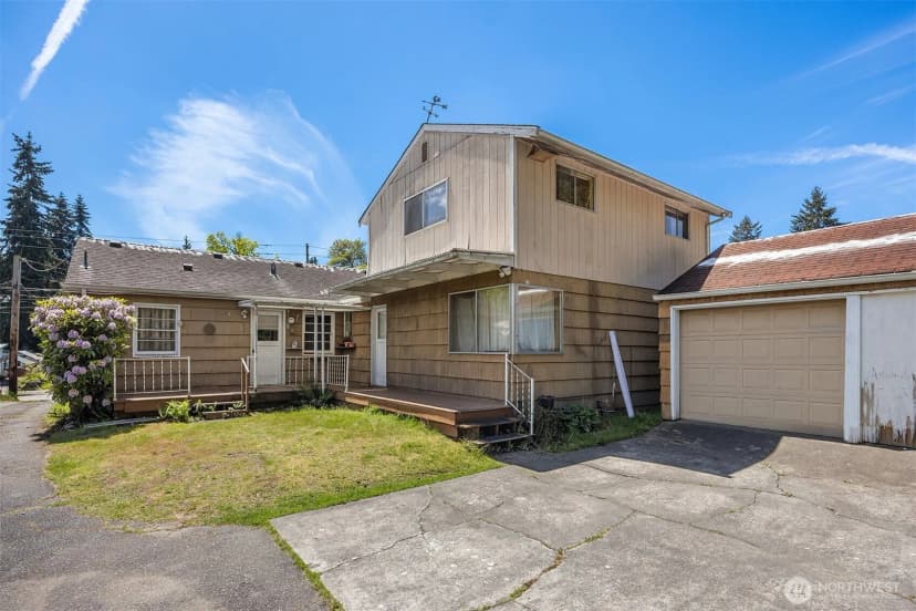 Property photo for 320 Ne 185th Street, Shoreline photo 4