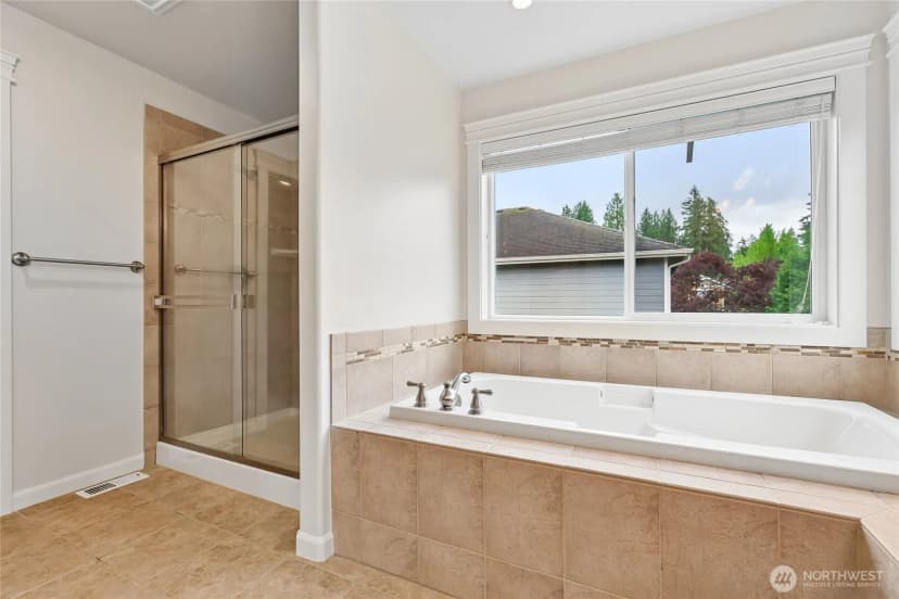 Property photo for 17280 Ne 120th Way, Redmond photo 20