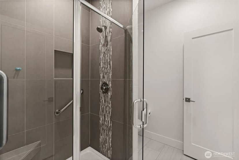 Property photo for 7708 Zircon Drive Sw, Lakewood photo 14