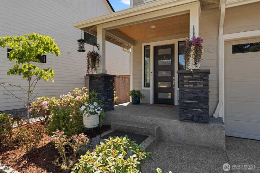 Property photo for 7708 Zircon Drive Sw, Lakewood photo 3