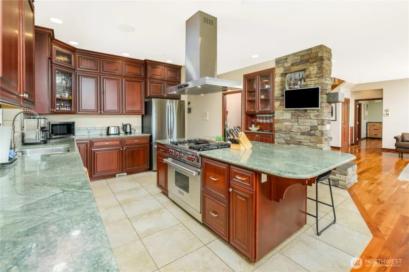 Property photo for 1743 Freshwater Bay Road, Port Angeles photo 10