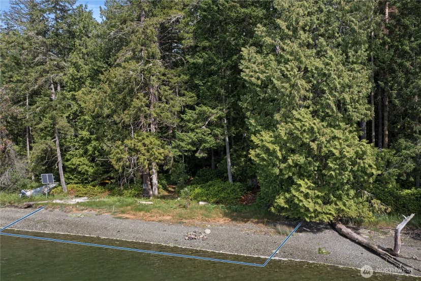 Property photo for 16 Driftwood Drive, Henry Island photo 8