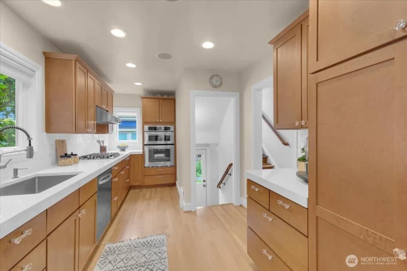 Property photo for 1955 21st Avenue E, Seattle photo 14