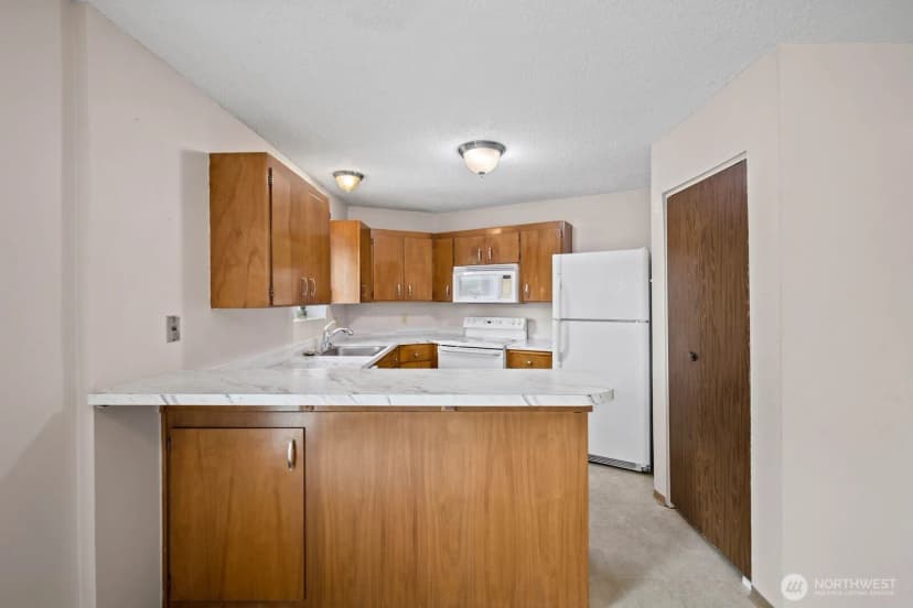 Property photo for 1425 S Puget Drive #117, Renton photo 8