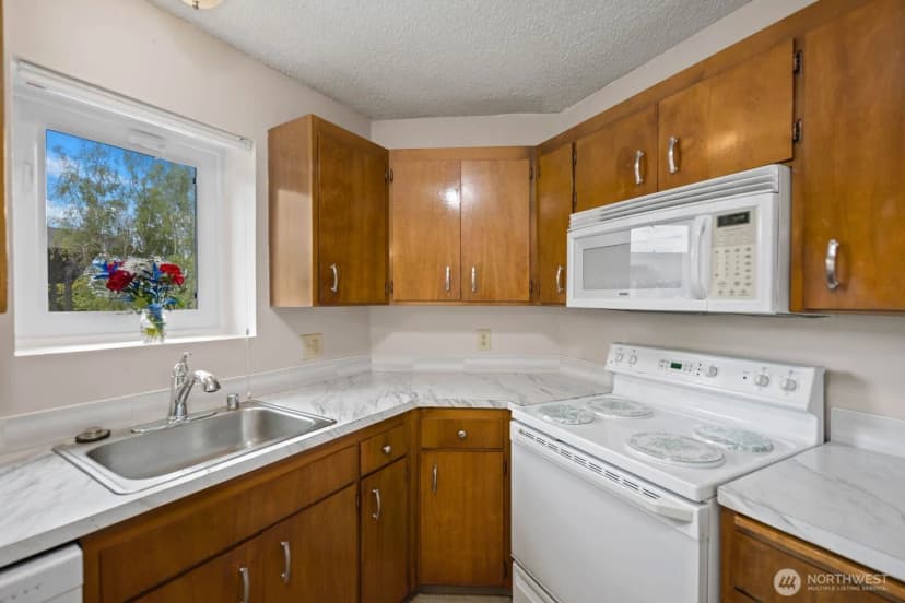 Property photo for 1425 S Puget Drive #117, Renton photo 11