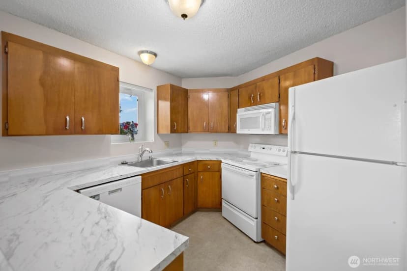 Property photo for 1425 S Puget Drive #117, Renton photo 9