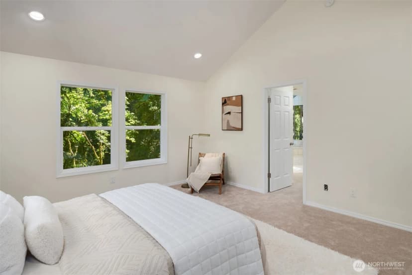 Property photo for 2815 Nw Pine Cone Drive, Issaquah photo 18