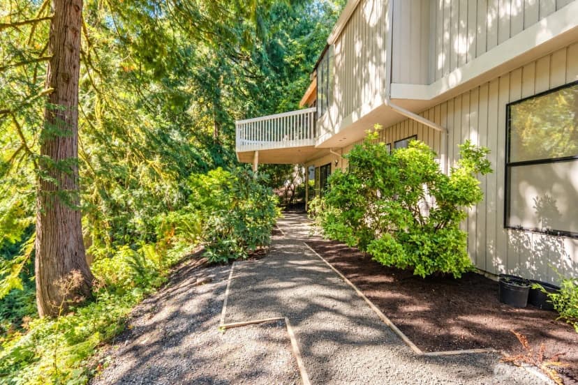 Property photo for 2815 Nw Pine Cone Drive, Issaquah photo 26