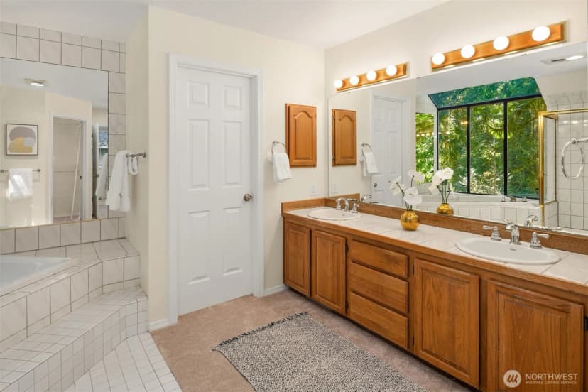 Property photo for 2815 Nw Pine Cone Drive, Issaquah photo 21
