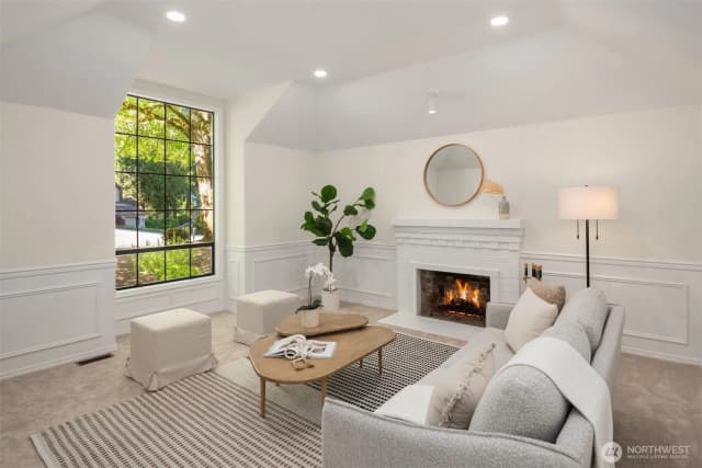 Property photo for 2815 Nw Pine Cone Drive, Issaquah photo 3