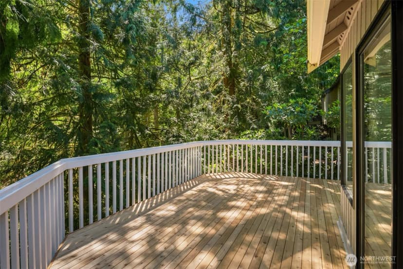 Property photo for 2815 Nw Pine Cone Drive, Issaquah photo 13