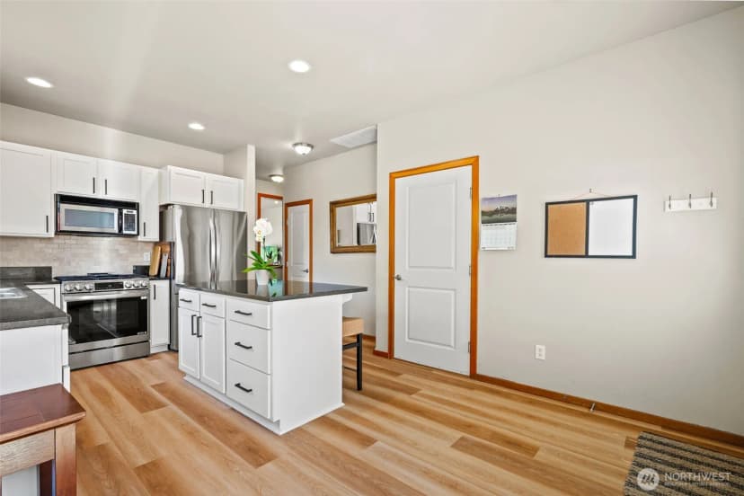 Property photo for 6212 Malloy Avenue, Ferndale photo 11