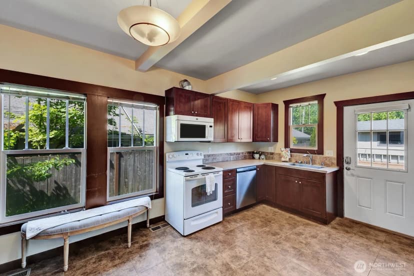 Property photo for 250 Se Andrews Street, Issaquah photo 8