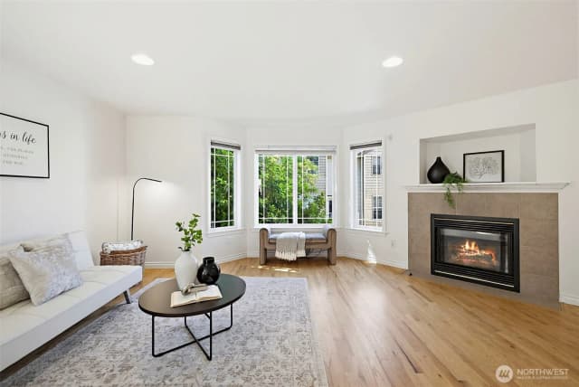 Property photo for 1141 N 93rd Street #b, Seattle photo 4